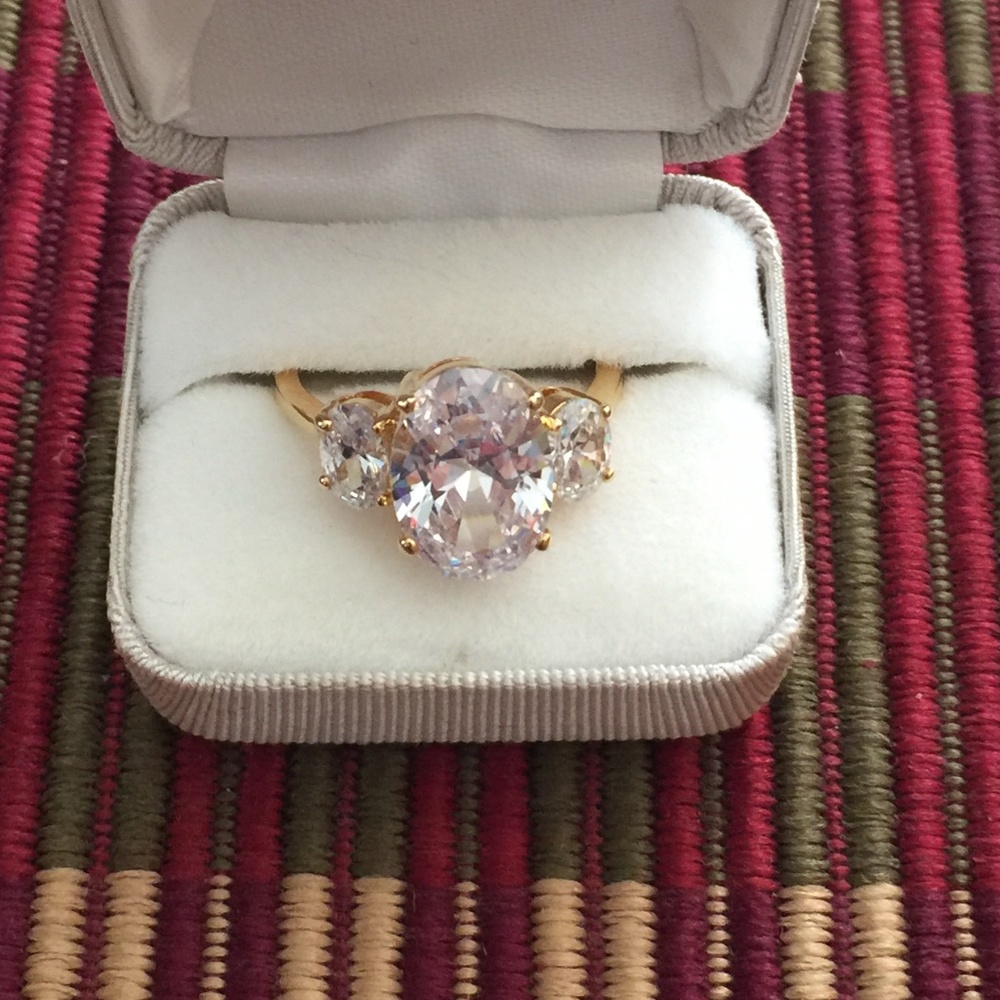 Ladies gold tone ring with cubic zirconias size 10